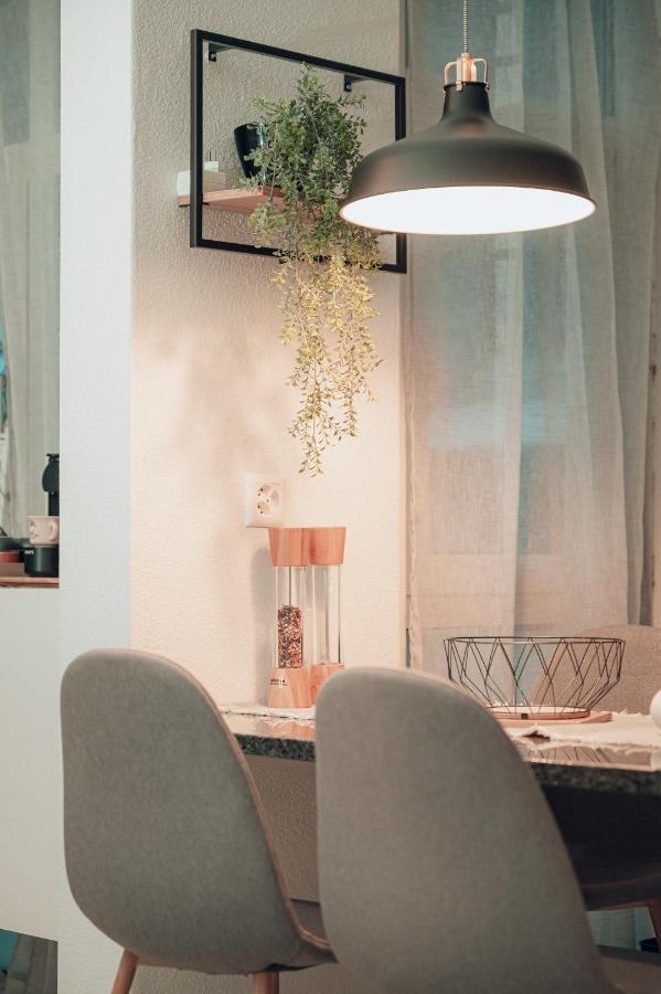 Central Apartment - Culture & Nightlife In One Visp Buitenkant foto