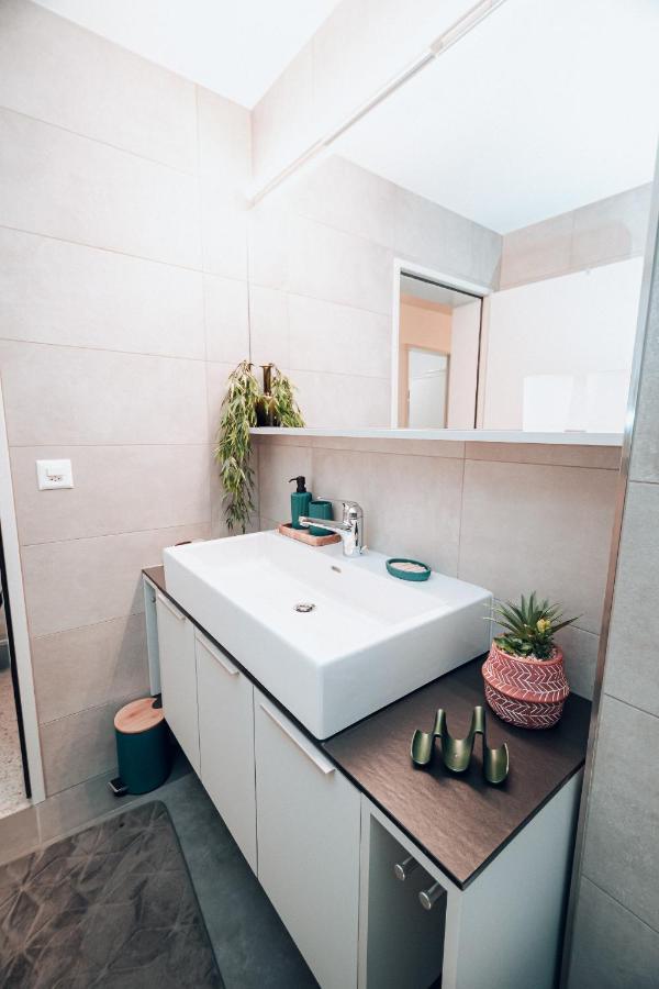 Central Apartment - Culture & Nightlife In One Visp Buitenkant foto